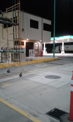 Pemex Servicio Omega Mexicali, Libramiento Mexicali SN, Cerro Prieto 1, 21701 Mexicali, B.C., México, Servicios | BC