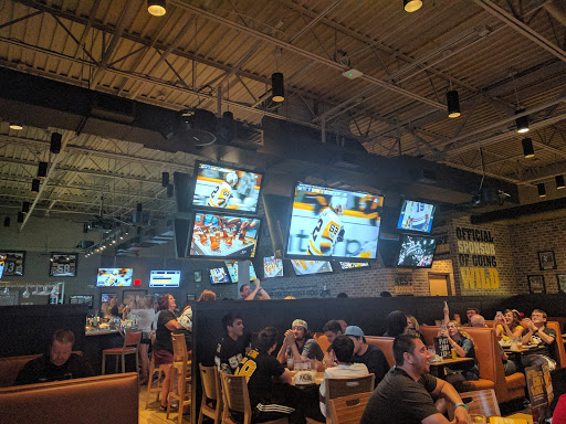 Chicken Wings Restaurant «Buffalo Wild Wings», reviews and photos, 480 Home Dr, Pittsburgh, PA 15275, USA