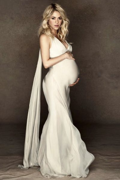 Check out Columbian born singer Shakira while she poses with her baby bump.