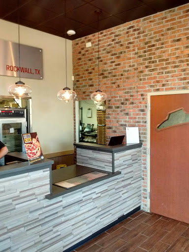 Pizza Restaurant «Pizza Hut», reviews and photos, 2927 Ridge Rd #101, Rockwall, TX 75032, USA