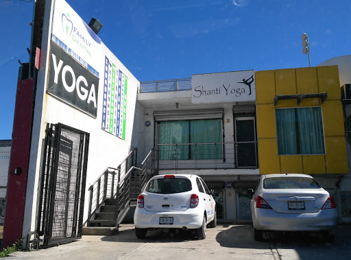 Shanti Yoga, Licenciado Raúl Salinas Lozano, Av. Raúl Salinas Lozano 505, California Residencial, 66055 Escobedo, N.L., México, Centro de yoga | NL
