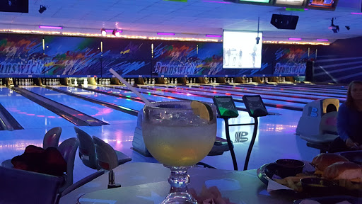 Bowling Alley «Brunswick Zone Playmor Bowl», reviews and photos, 5840 Buttermilk Hollow Rd, Pittsburgh, PA 15207, USA