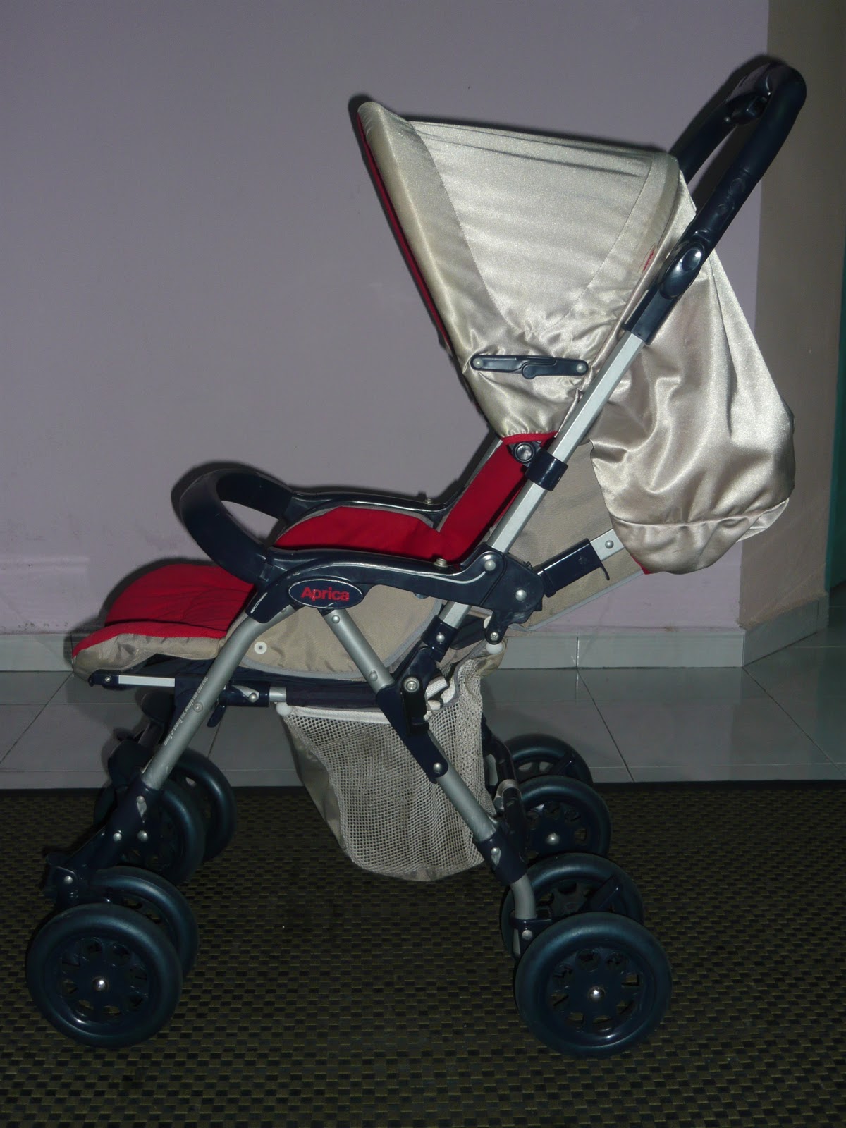 Aprica light weight stroller Fully imported from Japan