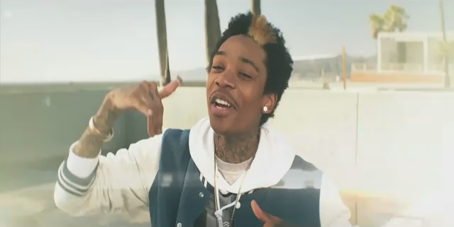 wiz khalifa roll up pictures. girl from wiz khalifa roll up