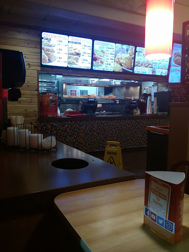 Chicken Restaurant «Popeyes Louisiana Kitchen», reviews and photos, 3440 W Broadway, Council Bluffs, IA 51501, USA