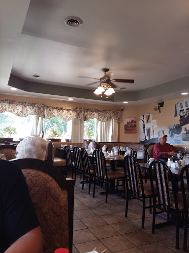 Restaurant «Wilmington House Restaurant», reviews and photos, 210 Bridge St, Wilmington, IL 60481, USA