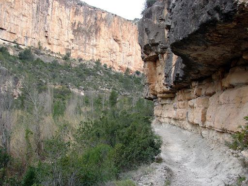 Senderismo: Chulilla - SL-CV 74 - Charco Azul - PR-CV 77 - Cuevas - Frailecillo - Pinturas - Pantano - Ruta de los pantareros - Puentes colgantes