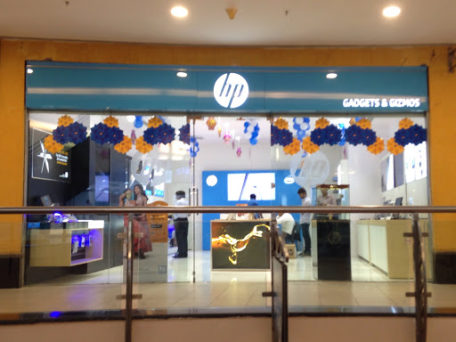 HP World, Shop No 254, 2nd Flr, Great India Place, Setor 38 A, Noida, Uttar Pradesh 201301, India, Laptop_Store, state UP