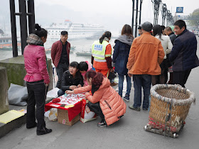 vendor at Chaotianmen