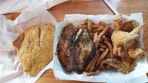 Chicken Restaurant «Surfs Up Maywood Chicken & Fish», reviews and photos, 713 W Roosevelt Rd, Maywood, IL 60153, USA