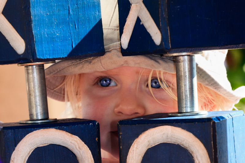 IMAGE: https://lh5.googleusercontent.com/-v4m_eGQoiJk/TlVGNneNAmI/AAAAAAAABLY/C2eSvis7lXQ/I/IMG_8649-post.jpg