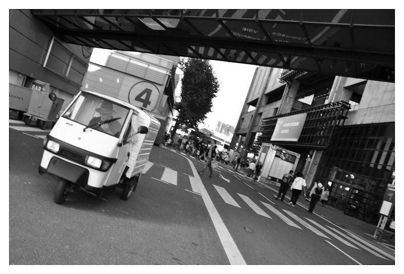 Quelques une des plus belle voitures du mondial de l'auto 2012 la suite _DSC0314