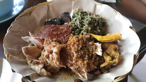 Warung Babi Guling Bu Oka 3