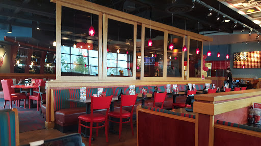 Hamburger Restaurant «Red Robin Gourmet Burgers», reviews and photos, 269 Colony Pl, Plymouth, MA 02360, USA