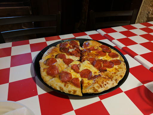 Pizza Restaurant «Old Town Pizza», reviews and photos, 150 Sacramento St, Auburn, CA 95603, USA