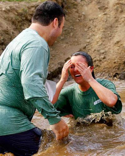 Narrow Victory In Wife Carrying Contest