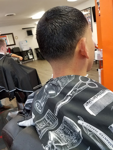 Barber Shop «DCB Barber Shop - Barber Shop Hispano», reviews and photos, 1545 E Olive Rd, Pensacola, FL 32514, USA