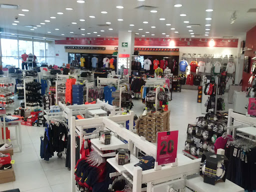 Innovasport Paseo Reforma, Av. #5601, Local D2, entre Emiliano Zapata y Lago de Chapala, México 85, Centro Comercial Paseo Reforma, 88275 Nuevo Laredo, Tamps., México, Tienda de deportes | TAMPS