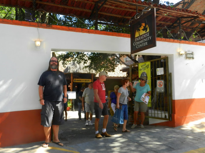 Paradise Community Center, PV
