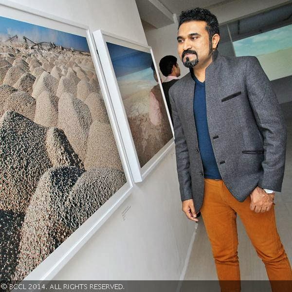 Contemporary artist Gigi Scaria's a solo exhibition, Dust, held in New Delhi. Contemporary artist Gigi Scaria's a solo exhibition, Dust, held in New Delhi.