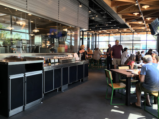 Hamburger Restaurant «Shake Shack», reviews and photos, 4999 Old Orchard Shopping Center, Skokie, IL 60077, USA