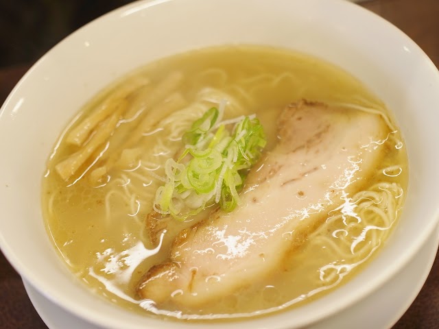なるとや