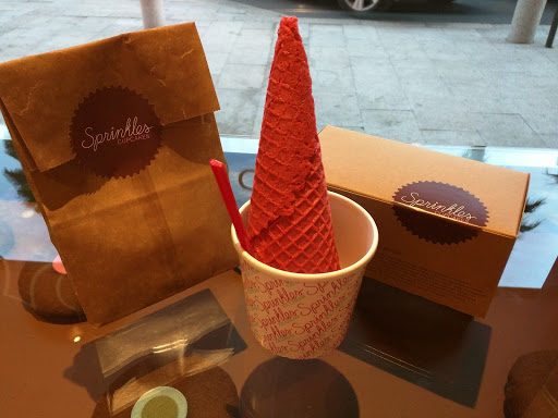 Bakery «Sprinkles Cupcakes and Ice Cream», reviews and photos, 4014 Westheimer Rd, Houston, TX 77027, USA