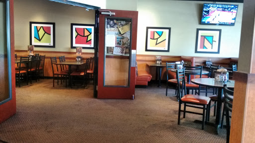 Pizza Restaurant «Round Table Pizza», reviews and photos, 2511 Naglee Rd, Tracy, CA 95304, USA