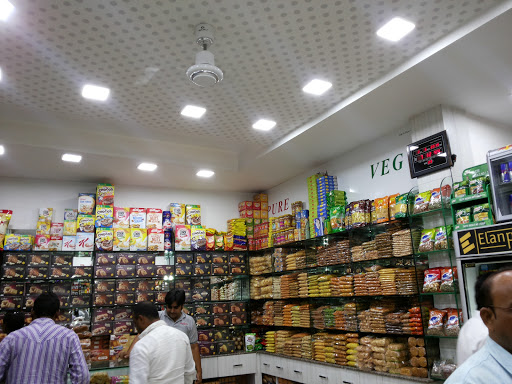 Sai Chanduram Bakery, Plot No 47, Khadernath Mansion ,Telephone Exchange Square, Central Avenue, Nagpur, Maharashtra 440008, India, Namkeen_Shop, state MH