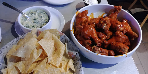 Restaurant «Buffalo Wings & Rings», reviews and photos, 9651 McPherson Rd, Laredo, TX 78045, USA
