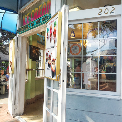 Ice Cream Shop «Chantilly Ice Cream», reviews and photos, 202 Park Ave, Laguna Beach, CA 92651, USA