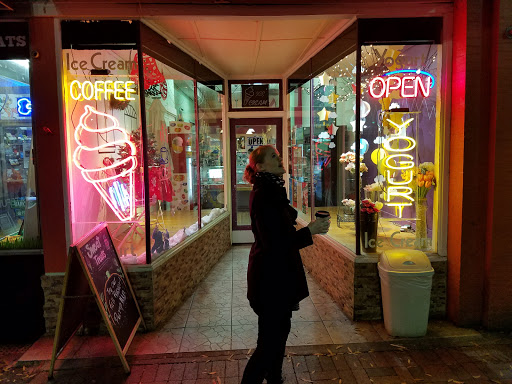 Ice Cream Shop «Sweetreats Marietta», reviews and photos, 134 S Park Square NE, Marietta, GA 30060, USA