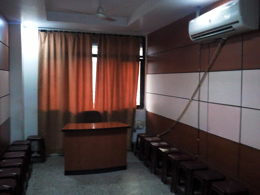 TROUNCE EDUCATION, 23, Janakpuri, Opposite Power House, Bareilly, Uttar Pradesh 243122, India, Language_School, state UP