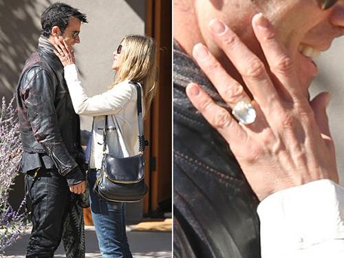 Jennifer Aniston's engagement ring is massive...  That is all.