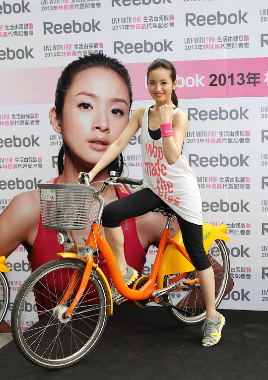 ＊Reebok 打造戶外腳踏車健身體驗區：林依晨挑戰4公里城市輕運動！ 2