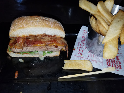 Hamburger Restaurant «Red Robin Gourmet Burgers», reviews and photos, 360 Palladio Pkwy #410, Folsom, CA 95630, USA