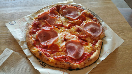 Pizza Restaurant «Blaze Pizza», reviews and photos, 980 W Eisenhower Pkwy, Ann Arbor, MI 48103, USA
