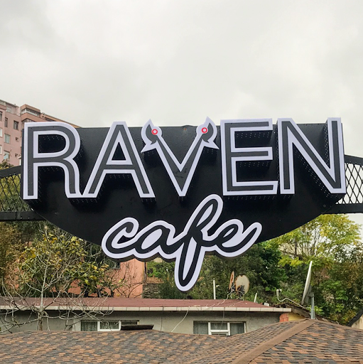 Raven Cafe Kuzguncuk logo