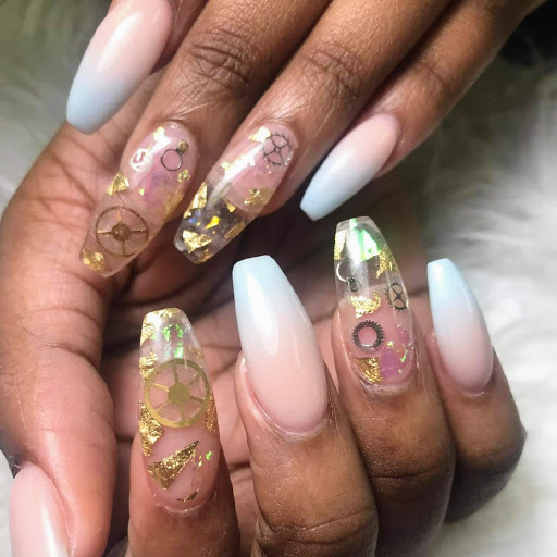 Trendyy Nails logo