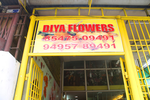 Diya Flowers, Rani Tower, Chittoor Rd, Opposite Mymoon Cinema, Shenoys, Kochi, Kerala 682018, India, Florist, state KL