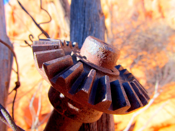 Axle shaft used in the construction of a fence