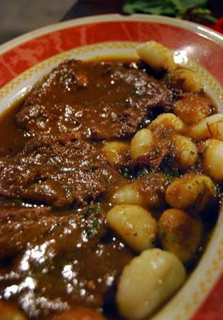 Lomo de ciervo con uvas de vinalopó en Tarta de queso con uvas de vinalopó y nueces