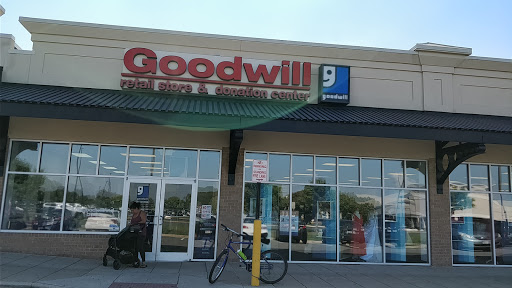 Thrift Store «Goodwill Retail Store & Donation Center», reviews and photos, 22405 Enterprise St, Sterling, VA 20164, USA