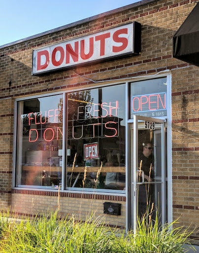 Donut Shop «Fluffy Fresh Donuts», reviews and photos, 5729 Johnson Dr, Shawnee Mission, KS 66202, USA