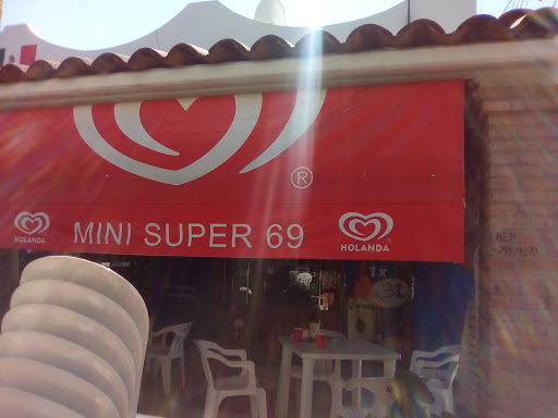 Mini Super 69, Benito Juárez 15, Rinconada, 71983 Puerto Escondido, Oax., México, Supermercados o tiendas de ultramarinos | OAX