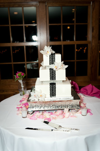 Wedding Bakery «Sweet & Savory Bake Shop Inc», reviews and photos, 9 S Washington St, Oxford, MI 48371, USA
