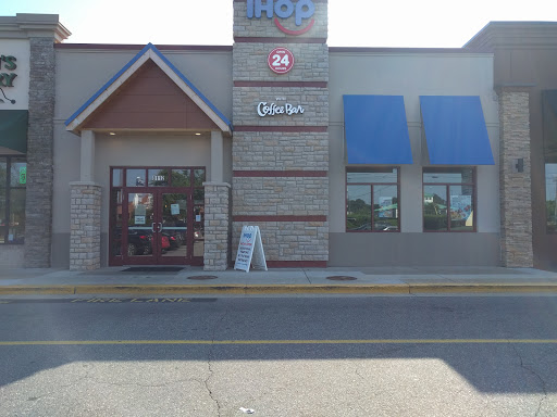 Restaurant «IHOP», reviews and photos, 8112 Ritchie Hwy, Pasadena, MD 21122, USA