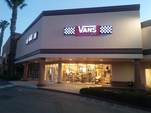 Shoe Store «Vans», reviews and photos, 1501 S Harbor Blvd, Fullerton, CA 92832, USA