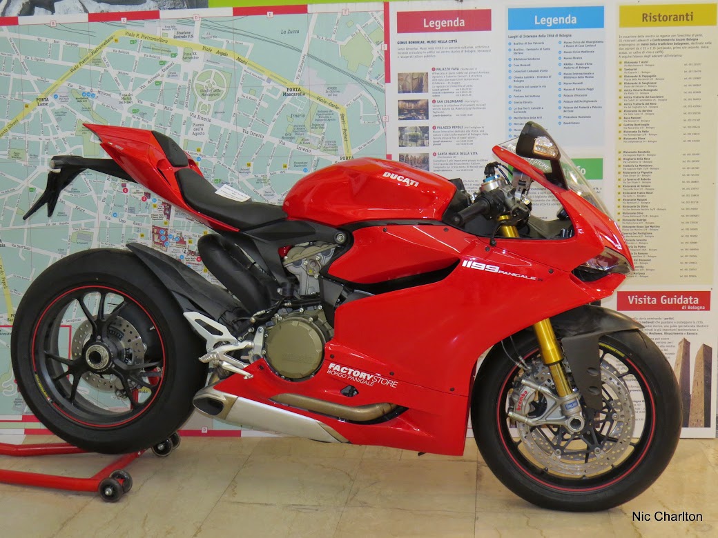 IMAGE: https://lh5.googleusercontent.com/-zOxEC6WIM8Y/VDLKGfbajTI/AAAAAAAAX1A/_2XoLOFb--w/w1040-h780-no/IMG_4012.JPG