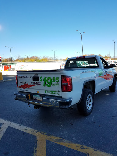 Truck Rental Agency «U-Haul Moving & Storage of Hyattsville», reviews and photos, 2421 Chillum Rd, Hyattsville, MD 20782, USA